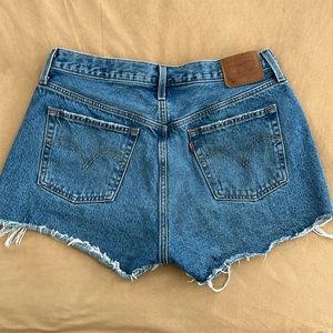 Levi’s 501 high rise medium wash distressed shorts- size 32